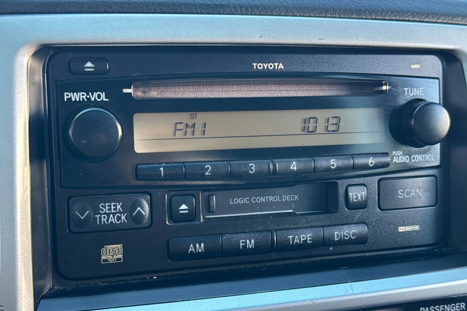 Used 2004 Toyota 4Runner SR5 image 18