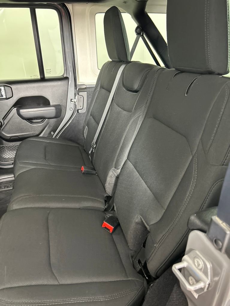 Used 2022 Jeep Wrangler Unlimited Sport image 16