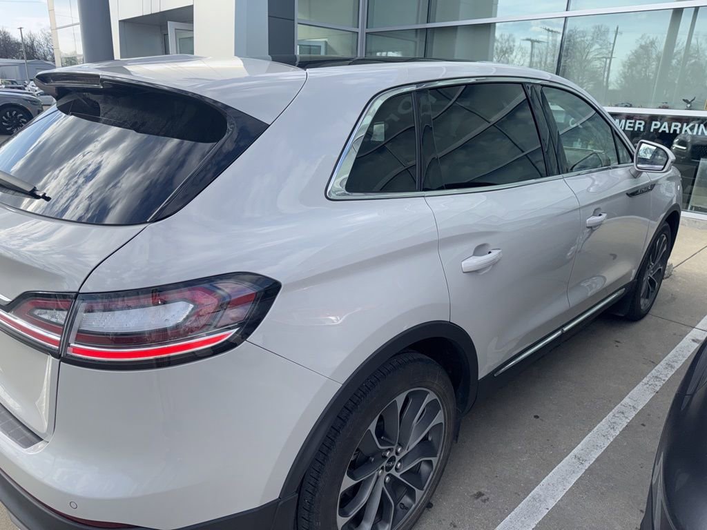 Used 2022 Lincoln Nautilus Reserve image 5