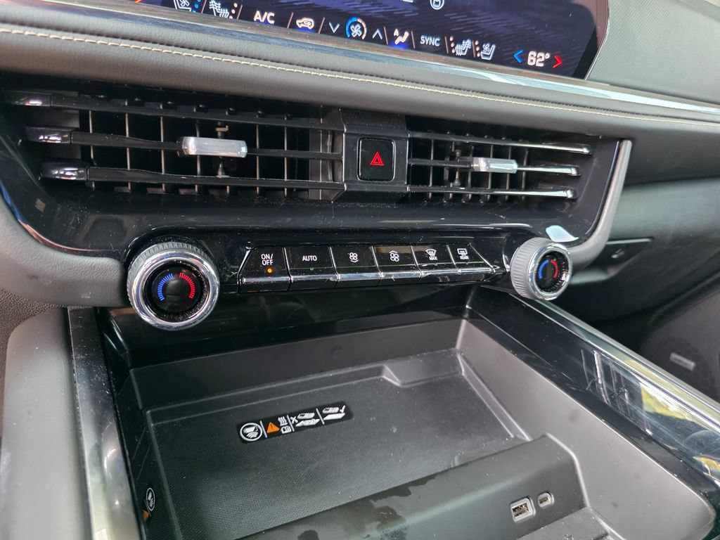 Used 2025 Chevrolet Tahoe Premier AWD/4WD image 22