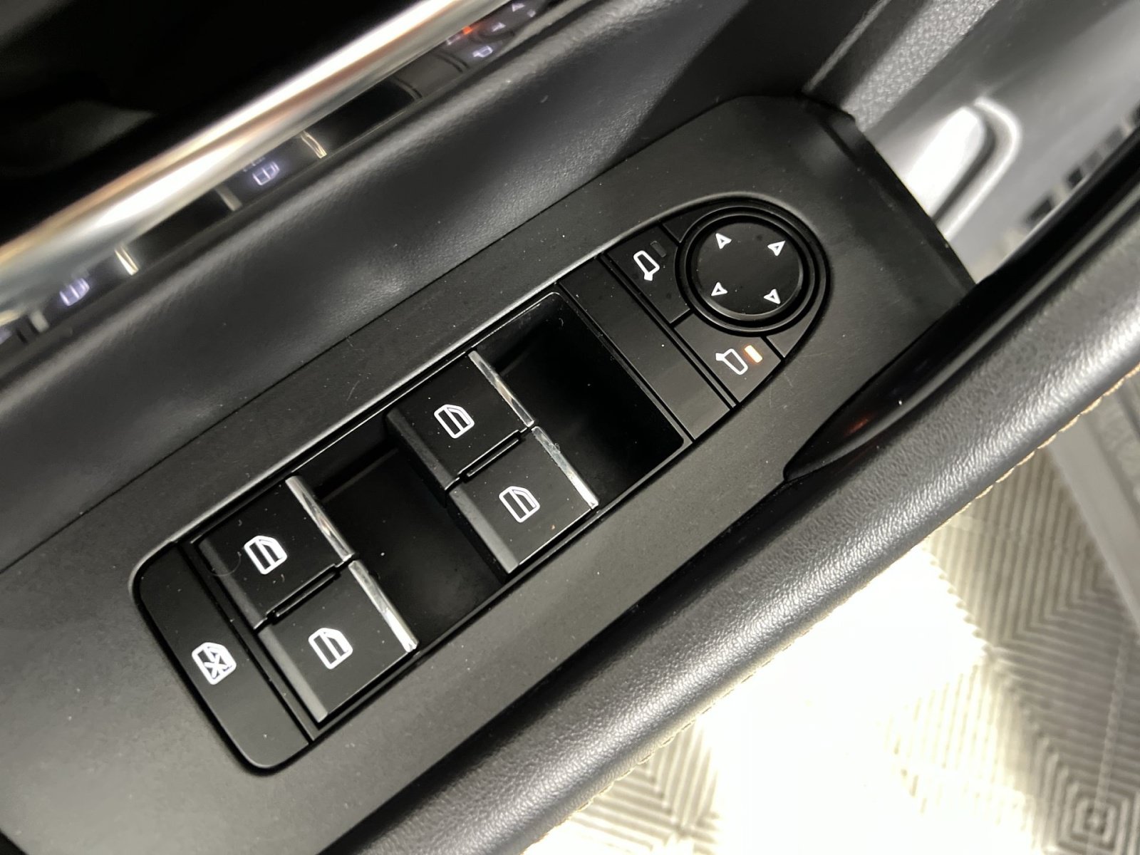 Used 2024 MAZDA CX-90 Plug-In Hybrid w/ Preferred AWD/4WD image 15