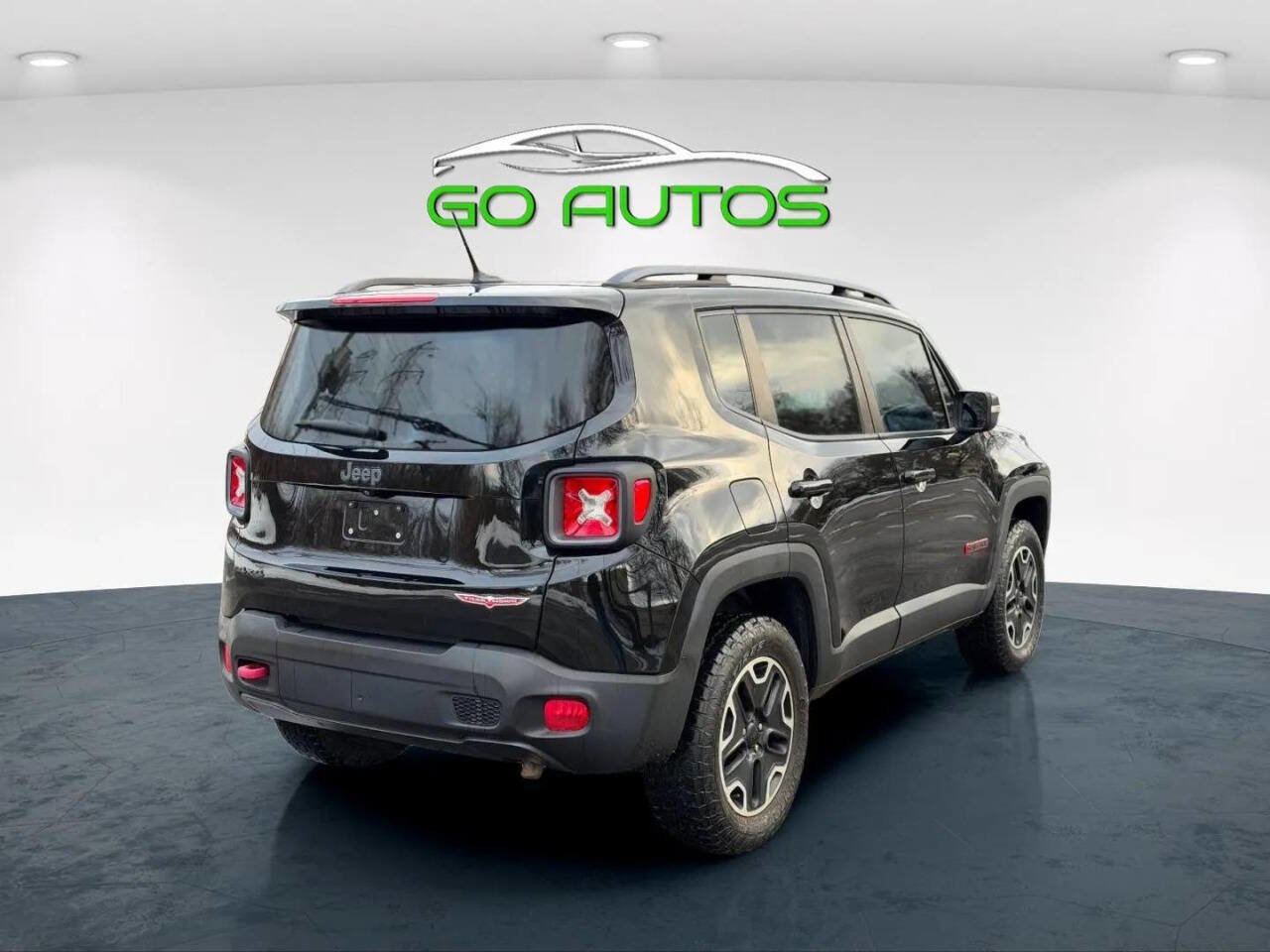 Used 2015 Jeep Renegade Trailhawk image 5