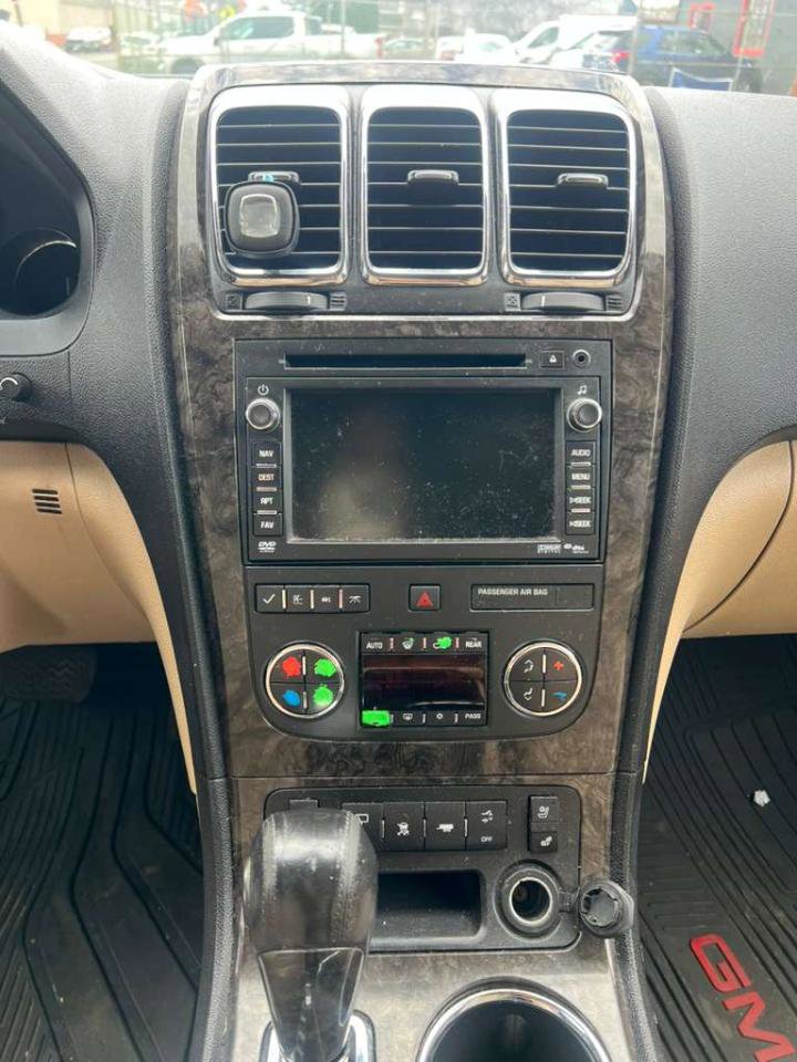 Used 2011 GMC Acadia Denali image 8