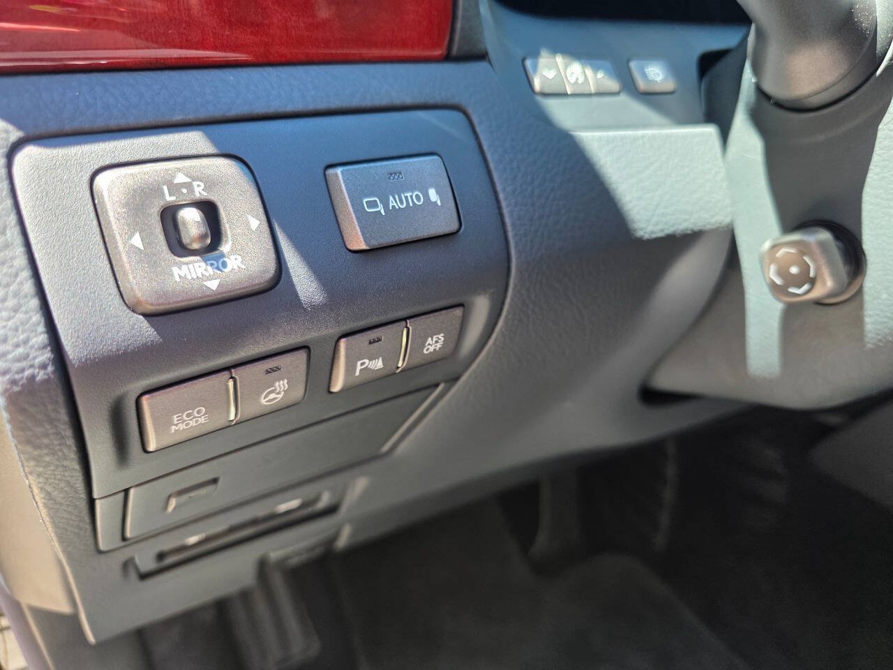 Used 2010 Lexus LS 460 w/ Luxury Value Edition RWD image 17