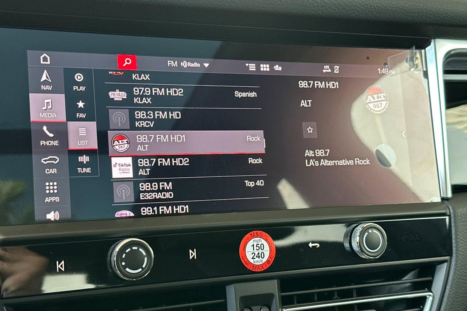 Used 2025 Porsche Macan image 18