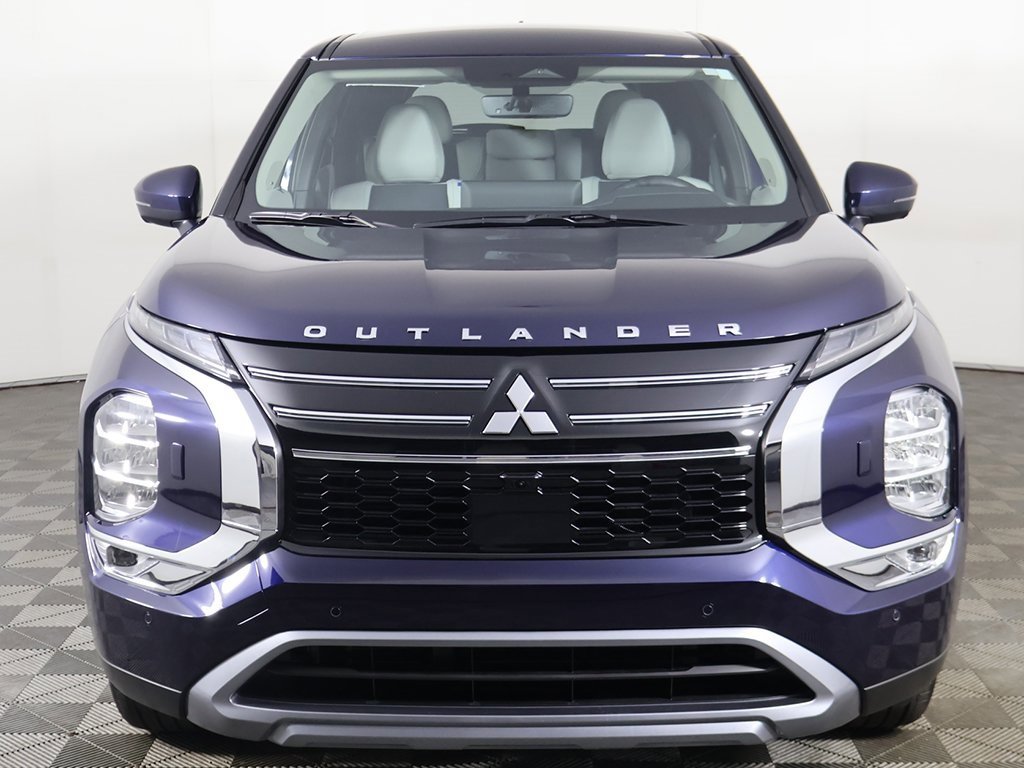 New 2025 Mitsubishi Outlander SE image 13