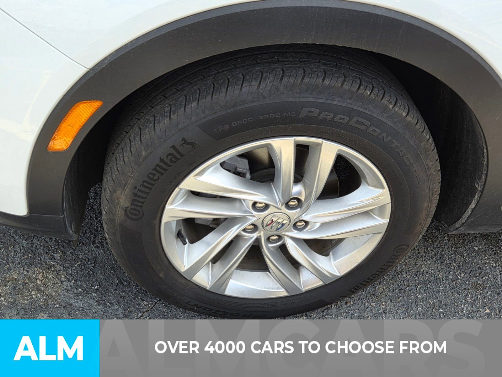 Used 2025 Buick Envista Preferred image 3