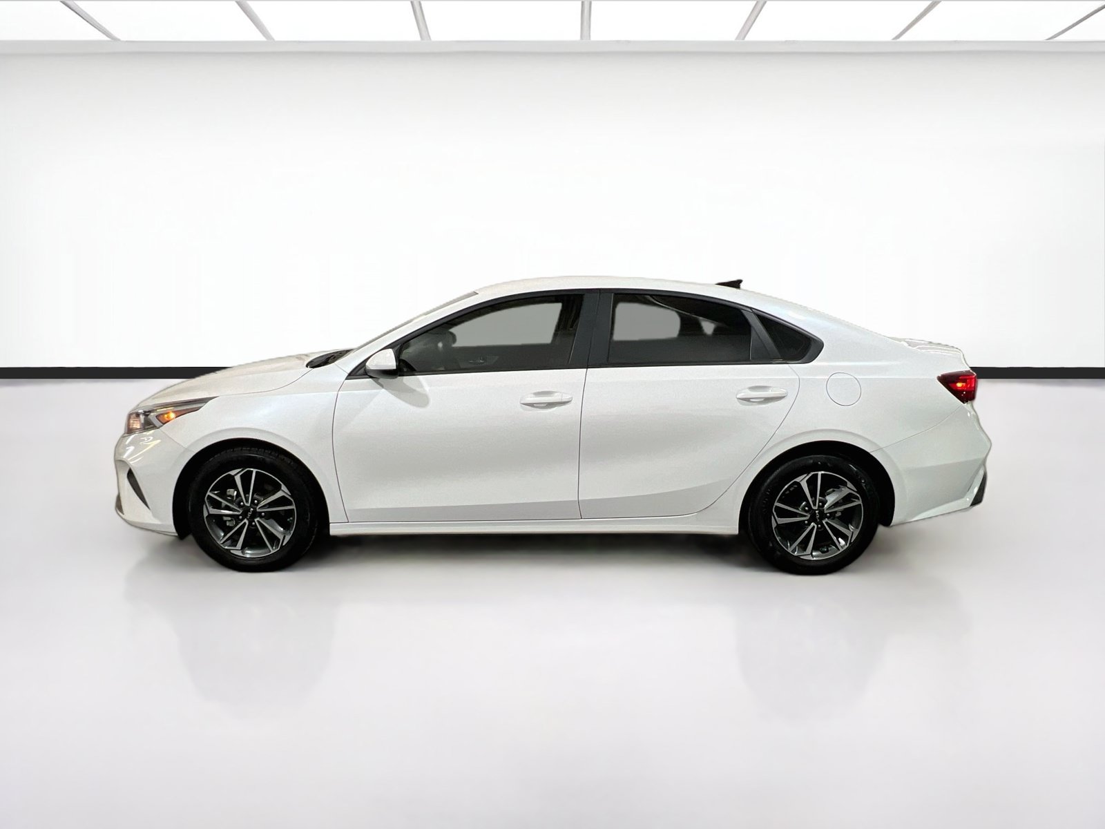 Used 2024 Kia Forte LXS FWD image 21