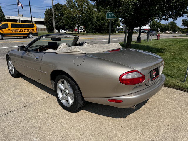Used 1998 Jaguar XK8 Convertible image 7