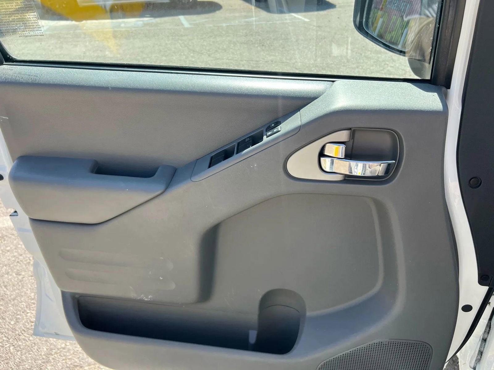 Used 2019 Nissan Frontier SV image 18