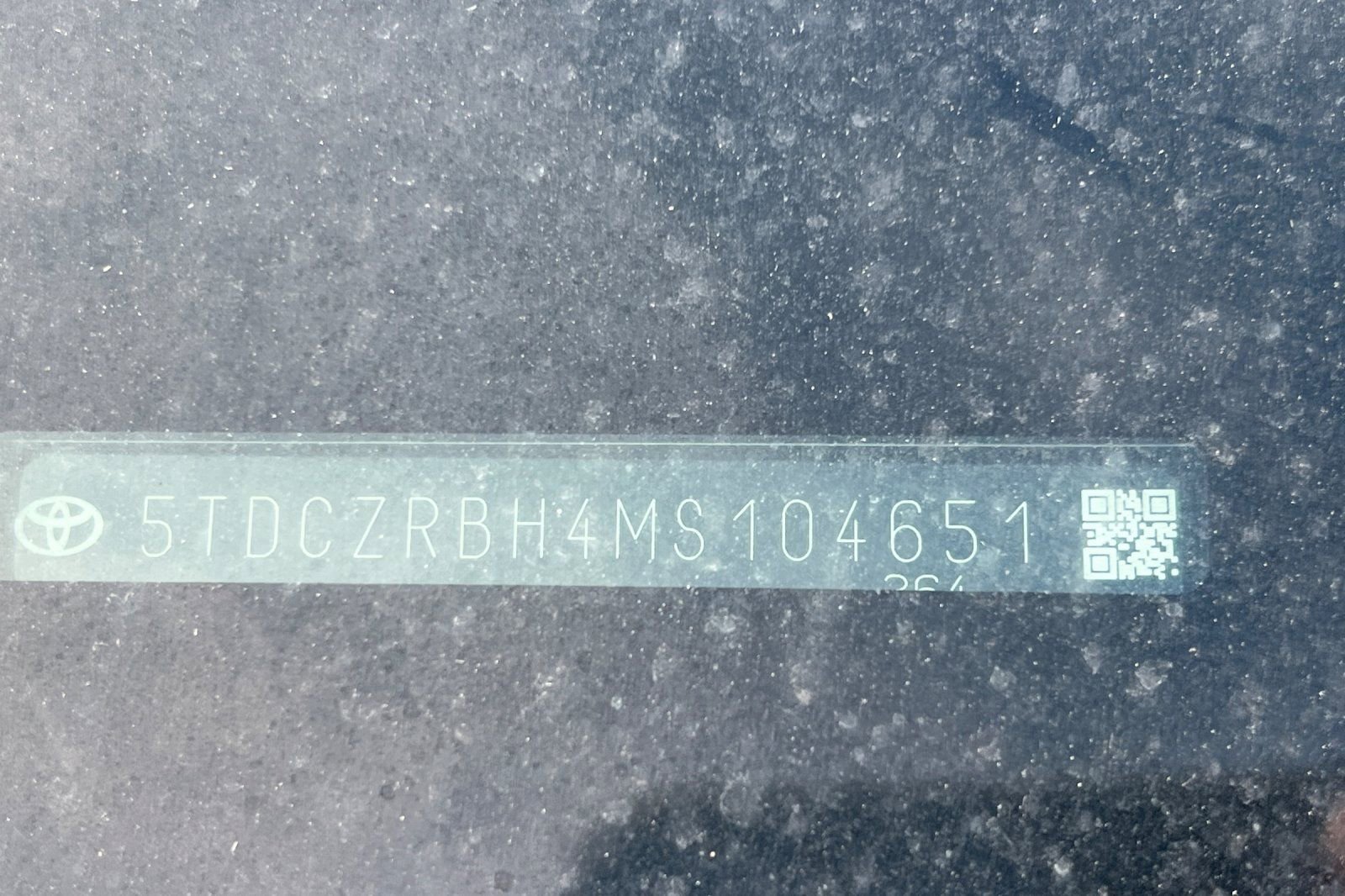 Used 2021 Toyota Highlander L image 3