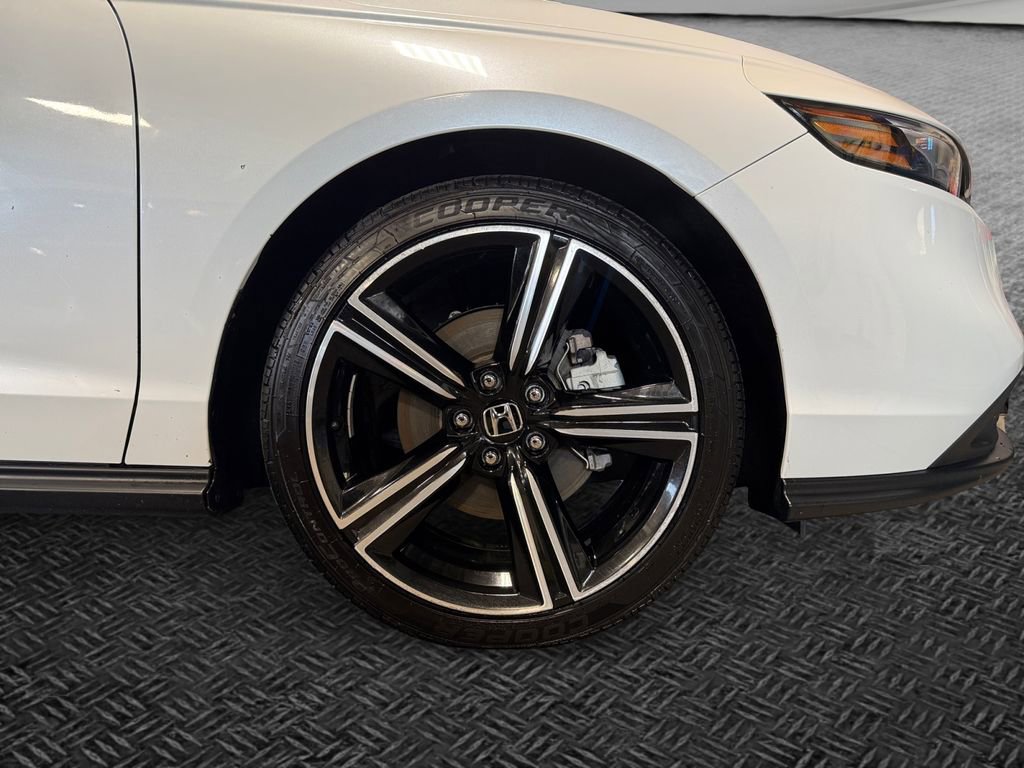 Used 2023 Honda Accord Sport image 11