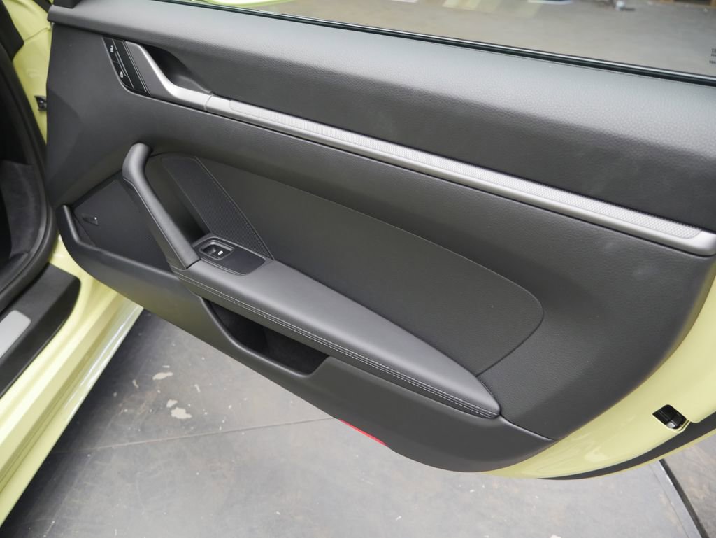 Certified 2025 Porsche 911 Carrera image 13
