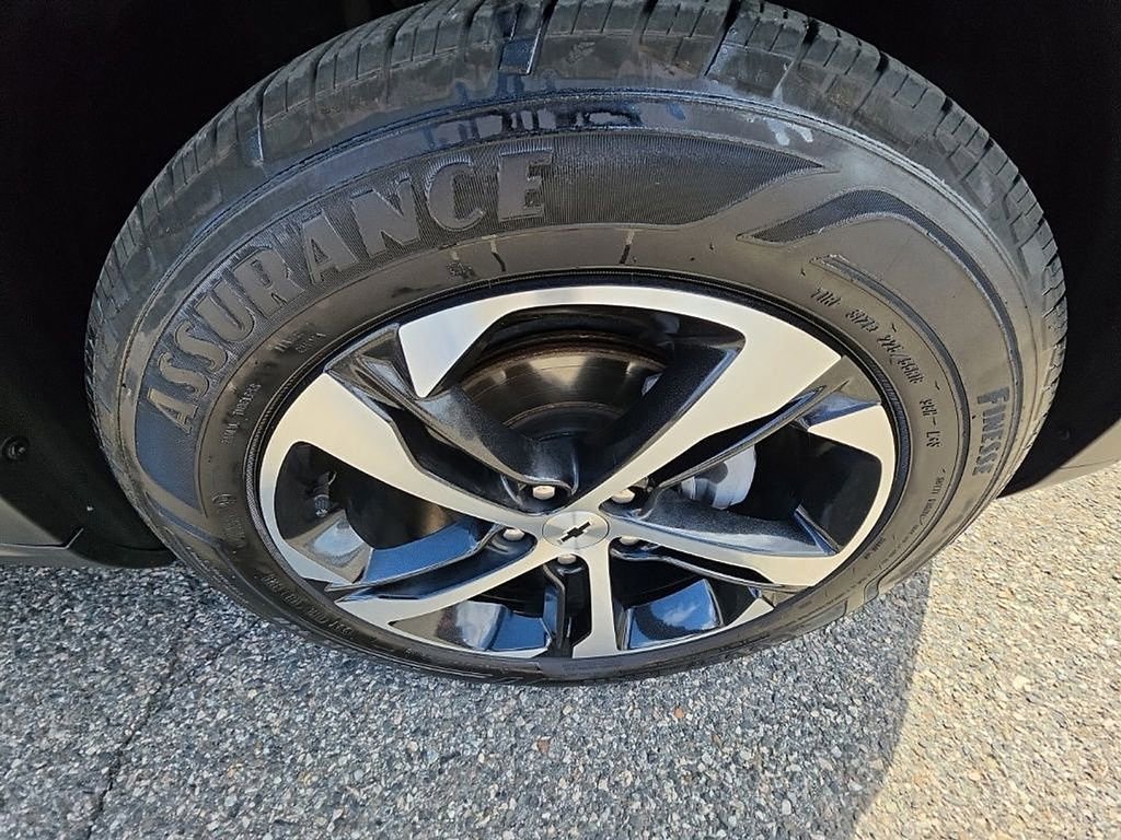 Used 2024 Chevrolet Trax RS w/ Sunroof Package image 32