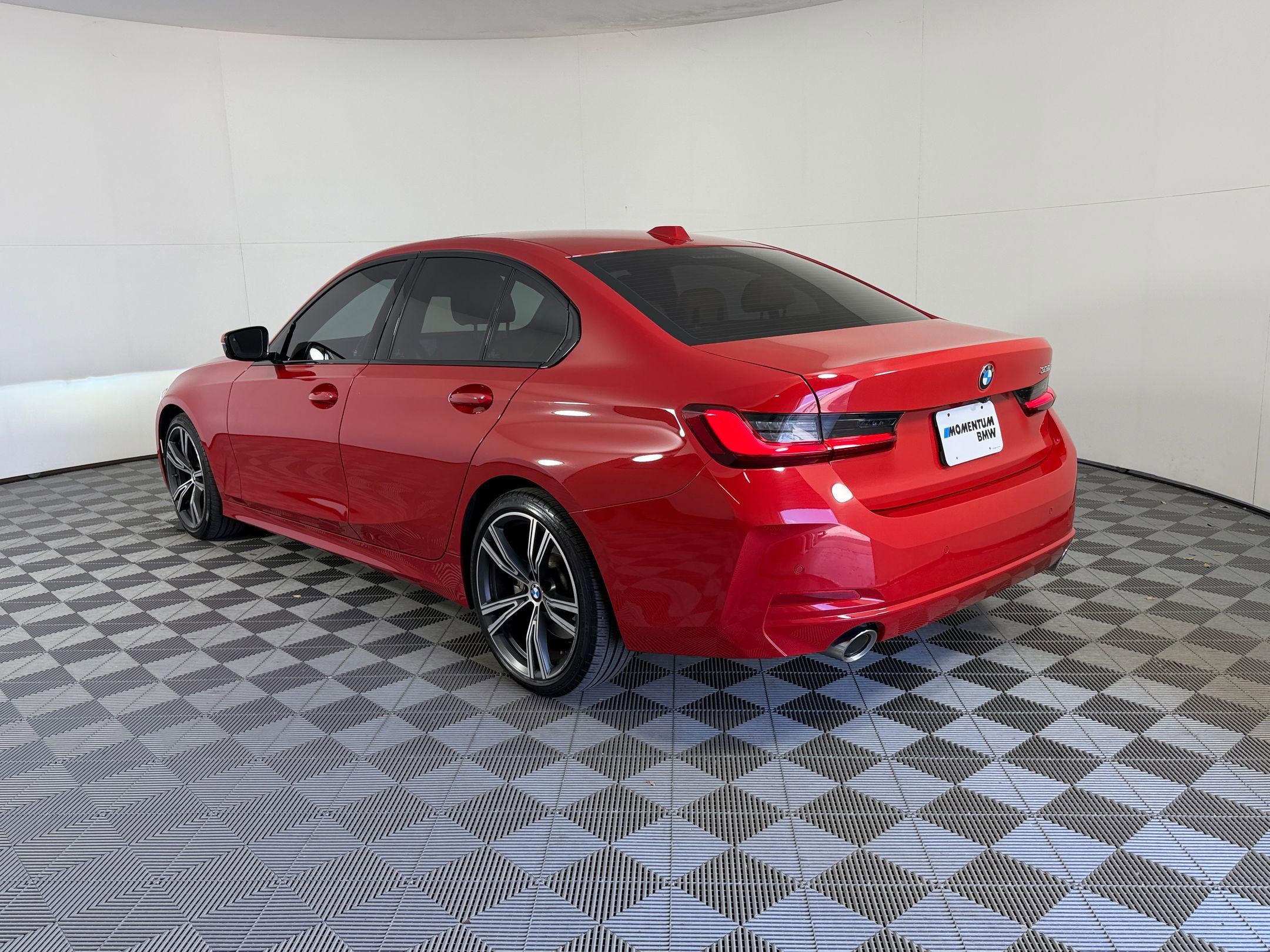 Used 2023 BMW 330i Sedan w/ Premium Package image 3