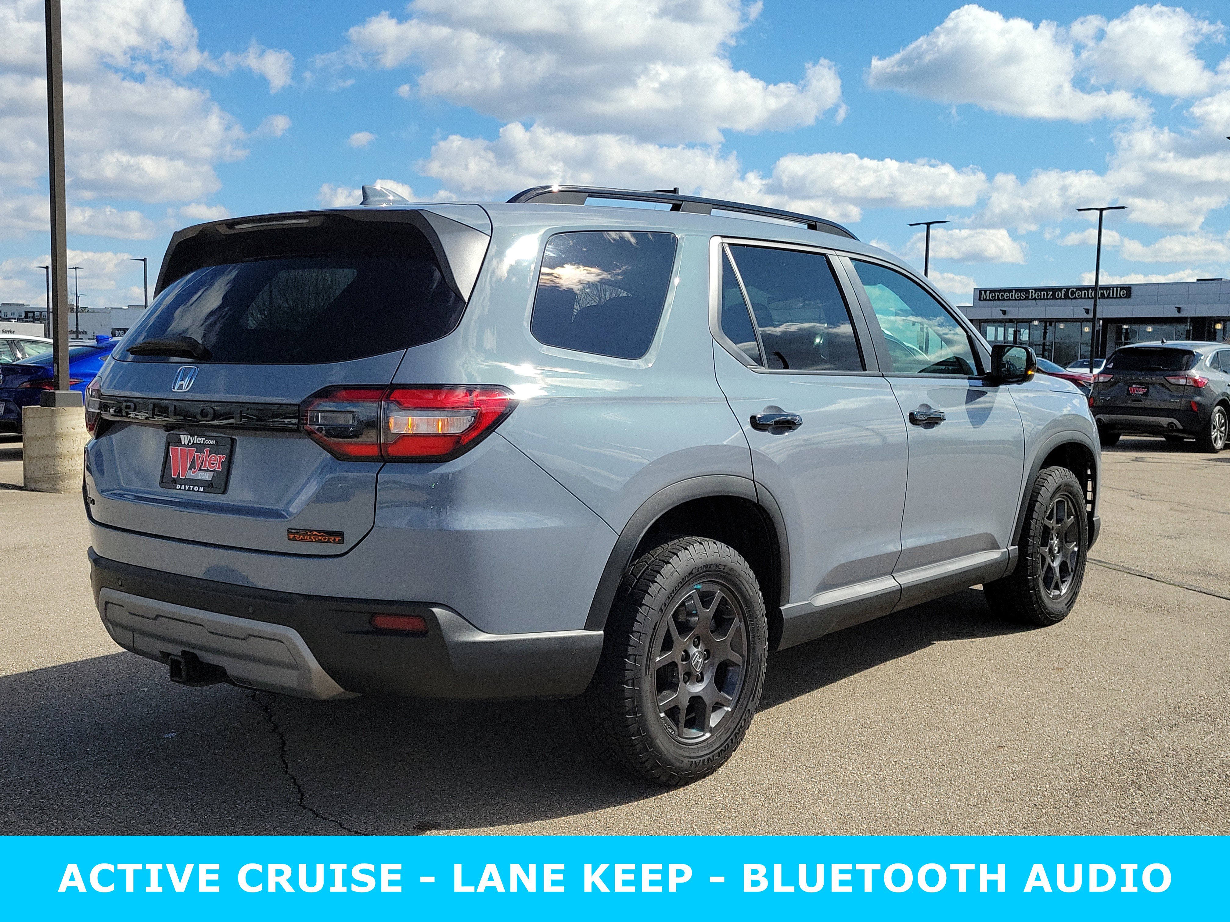 Used 2025 Honda Pilot TrailSport image 4