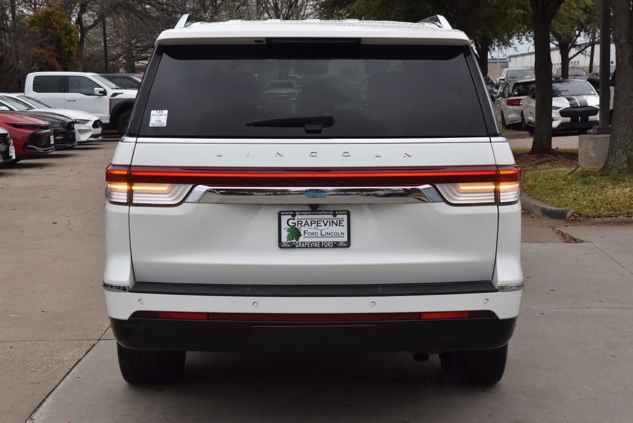 Used 2023 Lincoln Navigator L Reserve image 9