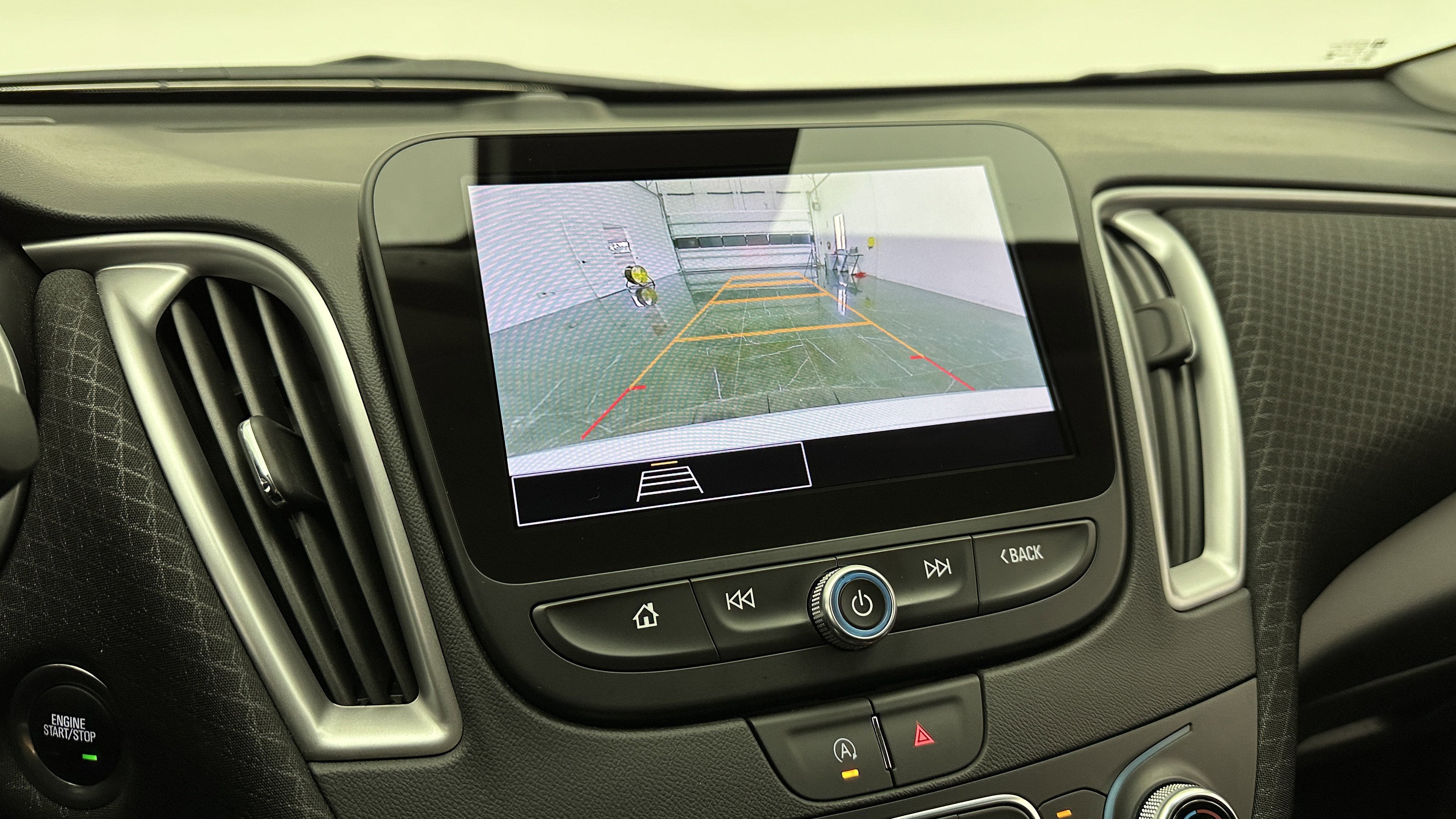 Used 2025 Chevrolet Malibu LT image 11