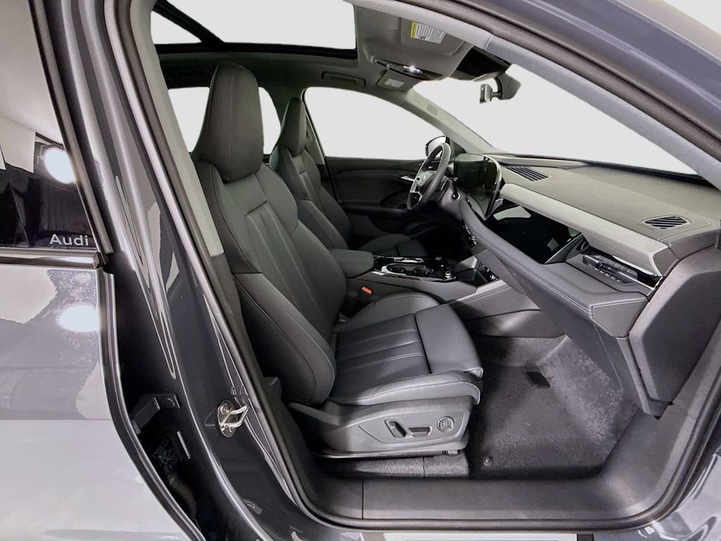 Used 2025 Audi Q6 e-tron Premium Plus image 23