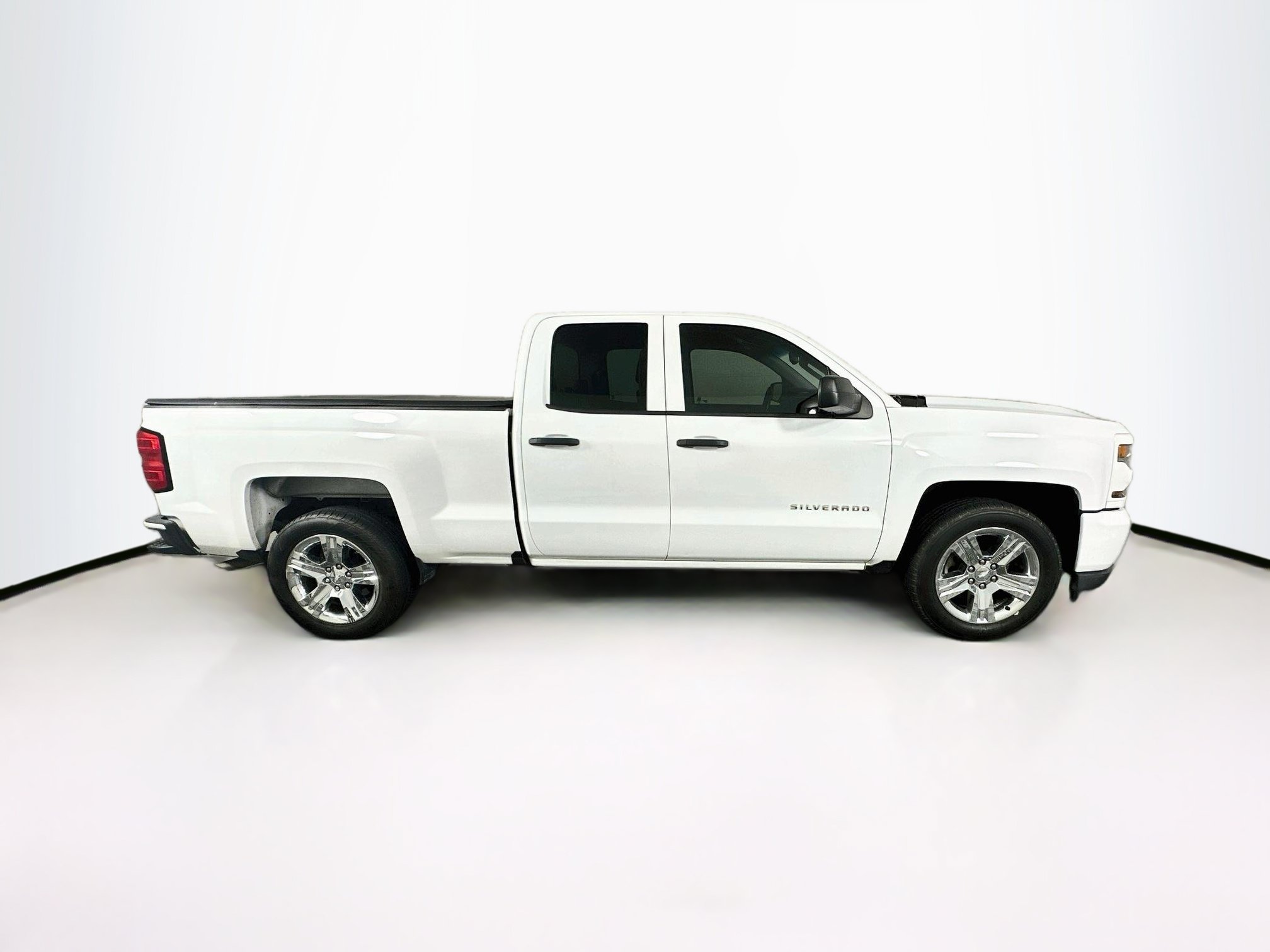 Used 2018 Chevrolet Silverado 1500 Custom w/ Custom Value Package RWD image 10