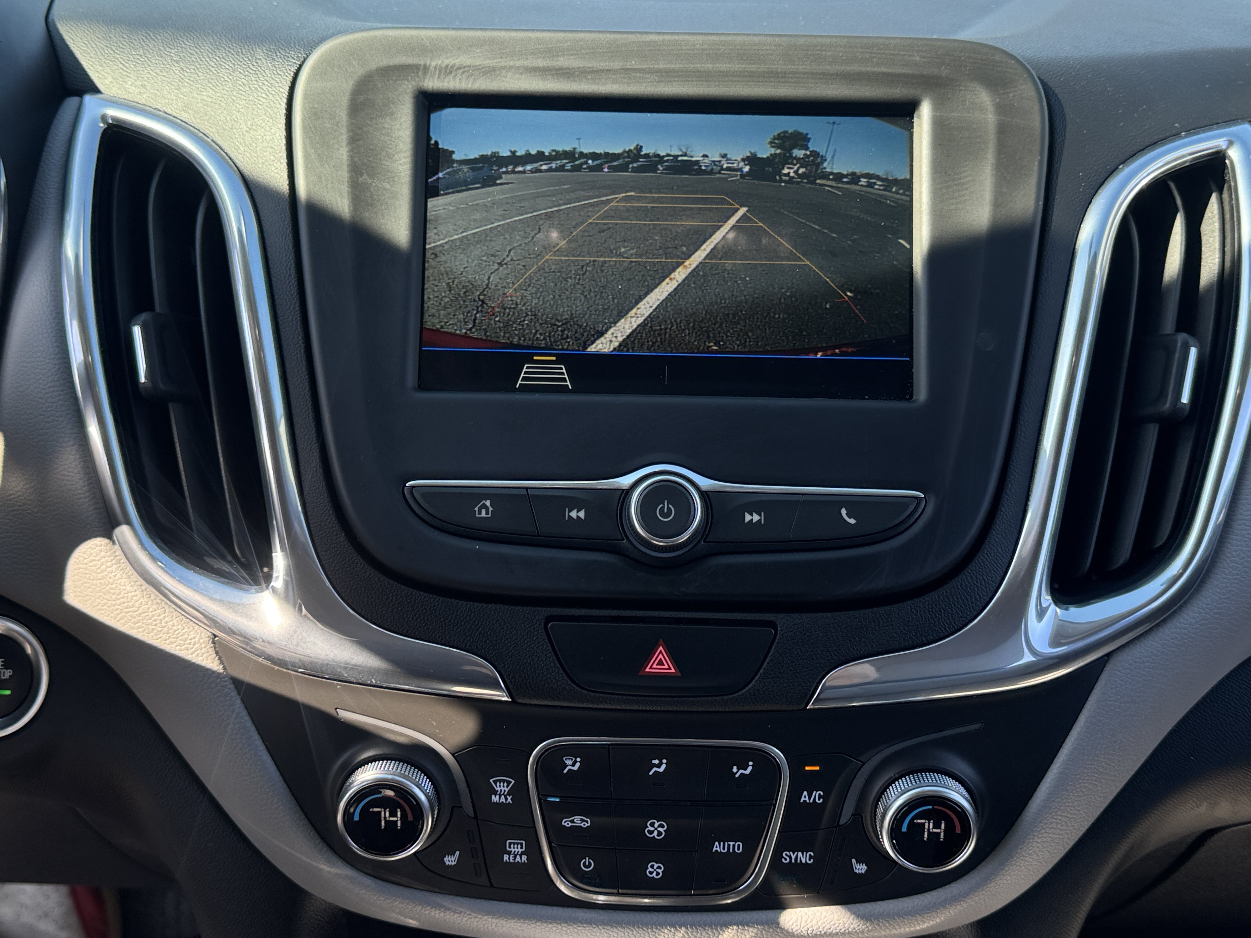Used 2019 Chevrolet Equinox LT FWD image 25