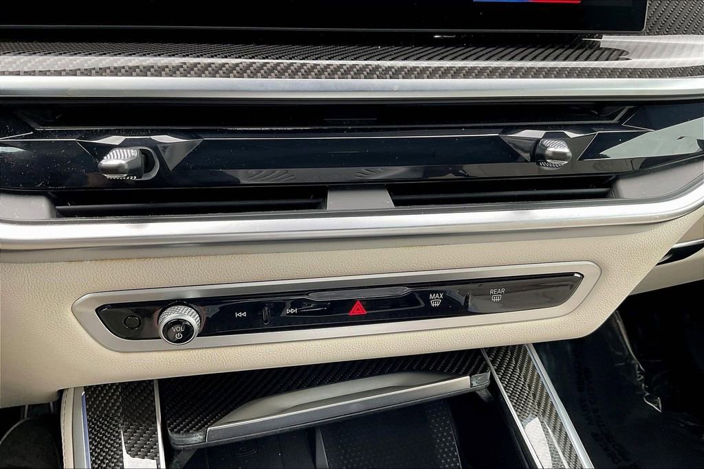 Used 2025 BMW X5 M60i image 15