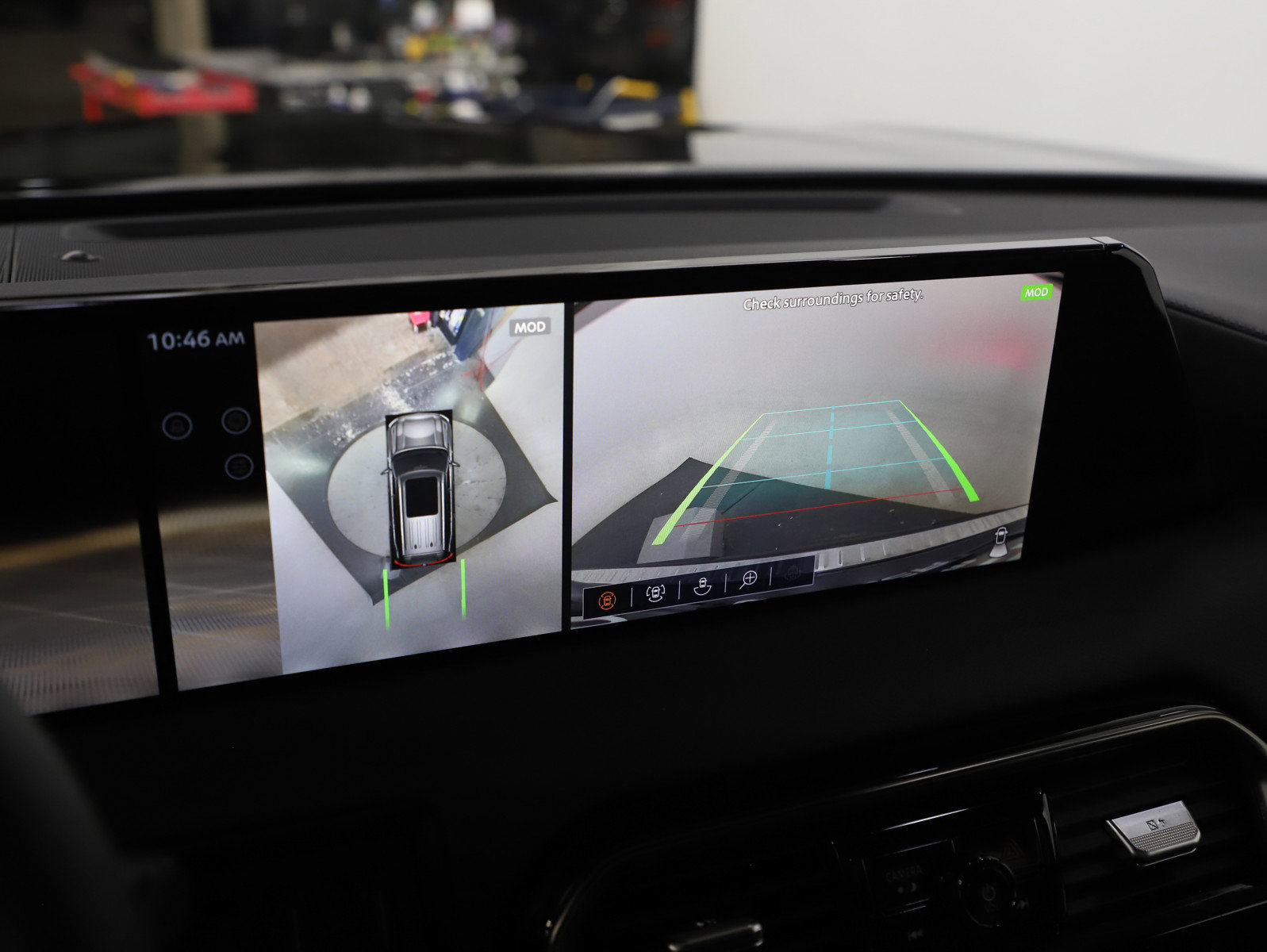 Used 2025 Nissan Armada PRO-4X w/ Pro-4X Premium Package image 25