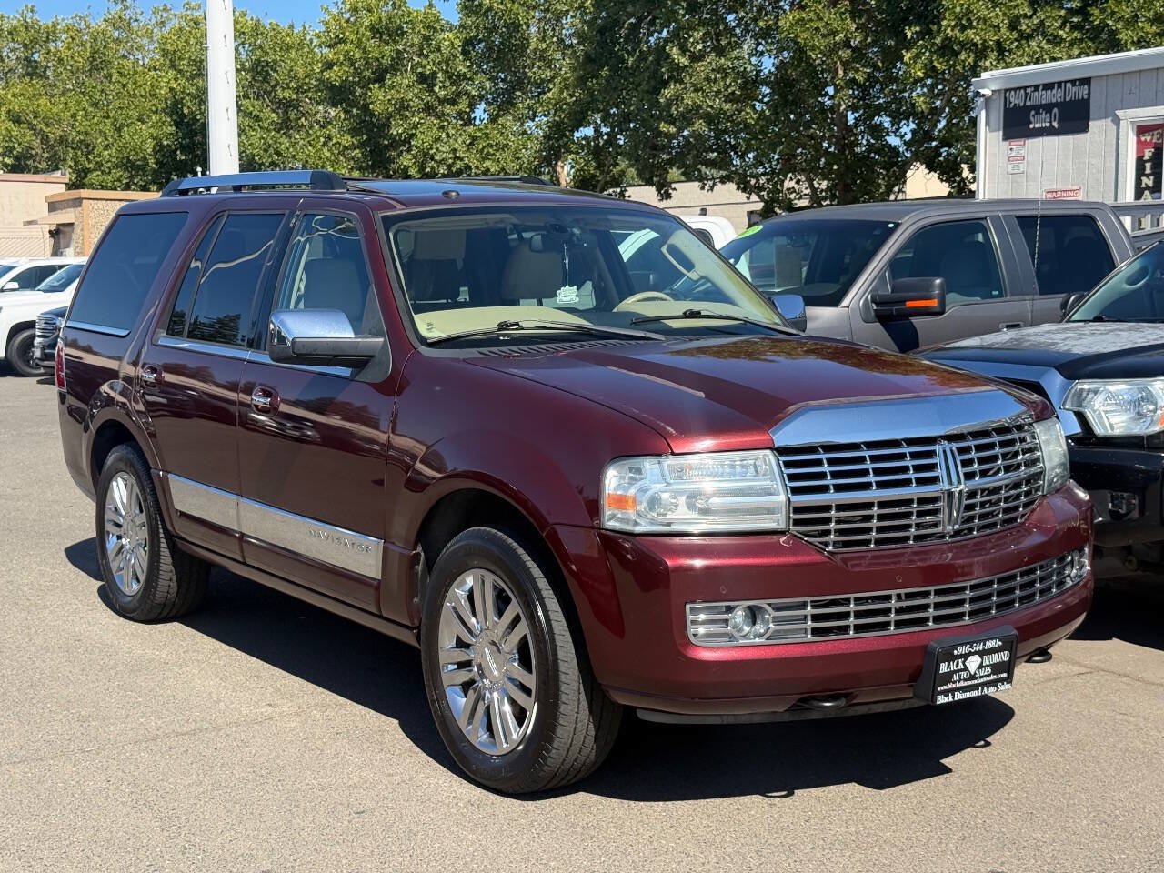 Used 2010 Lincoln Navigator 4WD image 6