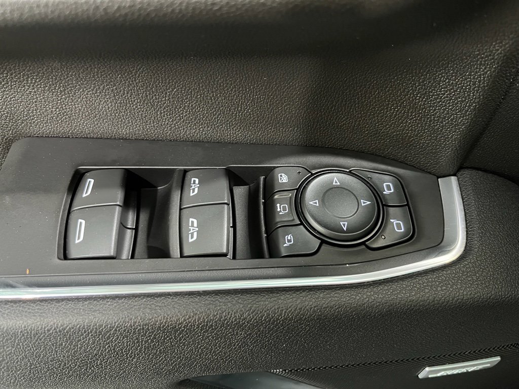 Used 2025 Chevrolet Silverado 2500 LTZ w/ LTZ Plus Package image 31