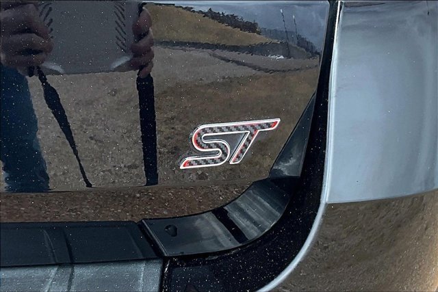 Used 2025 Ford Explorer ST image 24