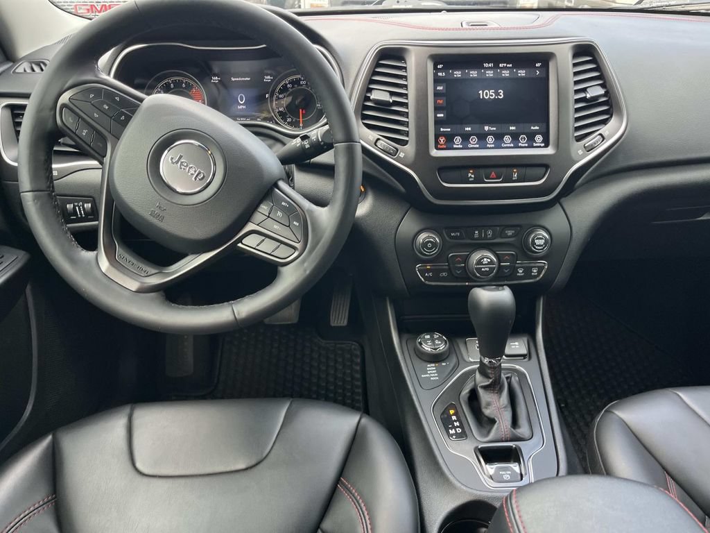 Used 2021 Jeep Cherokee Trailhawk AWD/4WD image 16