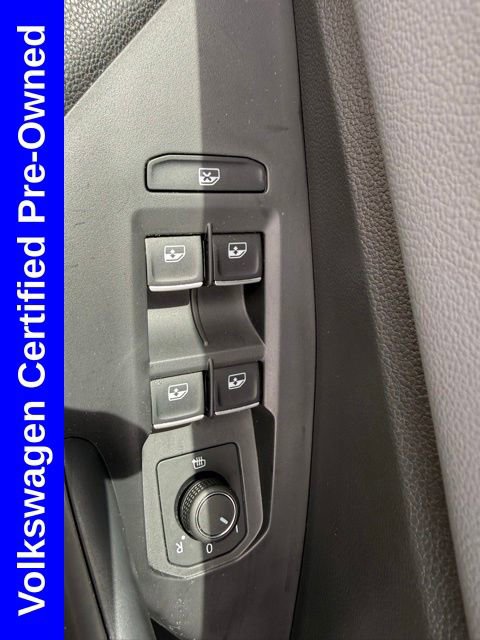 Used 2025 Volkswagen Jetta SEL FWD image 13