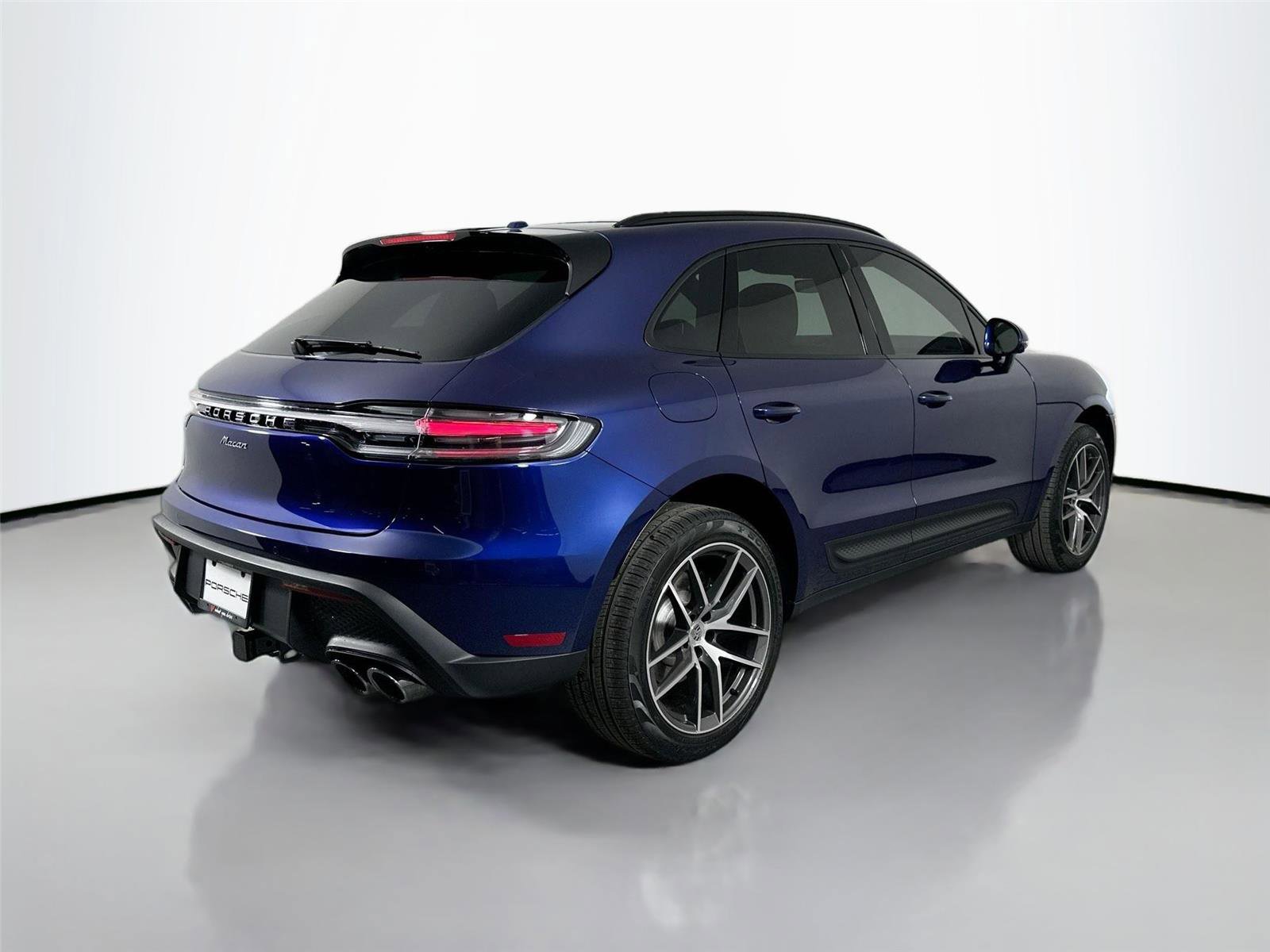 Certified 2026 Porsche Macan Turbo AWD/4WD image 7