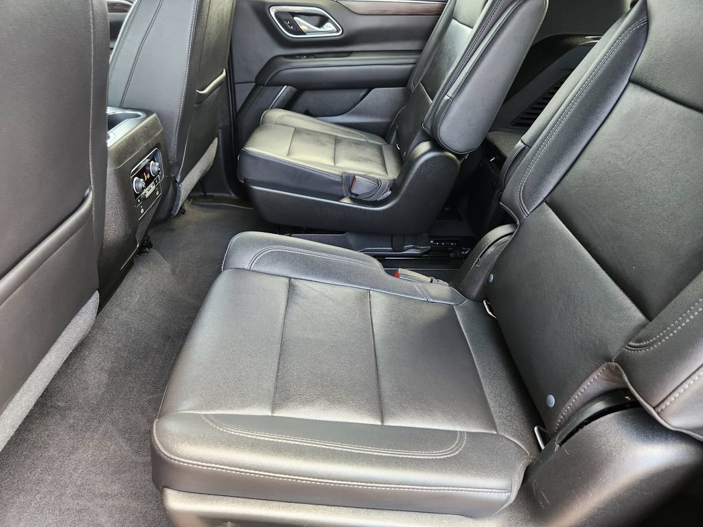Used 2021 Chevrolet Tahoe Z71 w/ Luxury Package AWD/4WD image 19