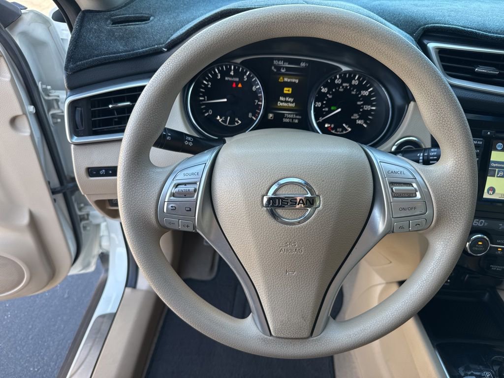 Used 2015 Nissan Rogue SV w/ SV Premium Package image 16