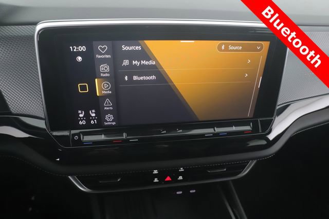 Used 2025 Volkswagen Atlas Cross Sport SEL R-Line AWD/4WD image 24