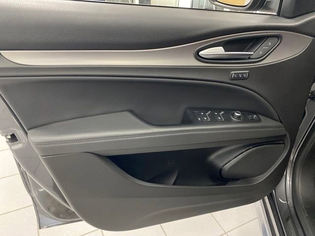 Used 2024 Alfa Romeo Stelvio Ti w/ Performance Driving Package image 19