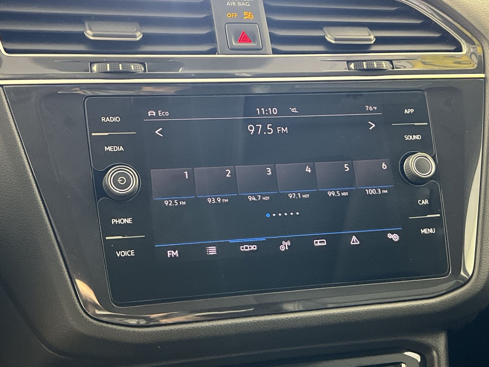 Used 2021 Volkswagen Tiguan SE w/ Panoramic Sunroof Package AWD/4WD image 18
