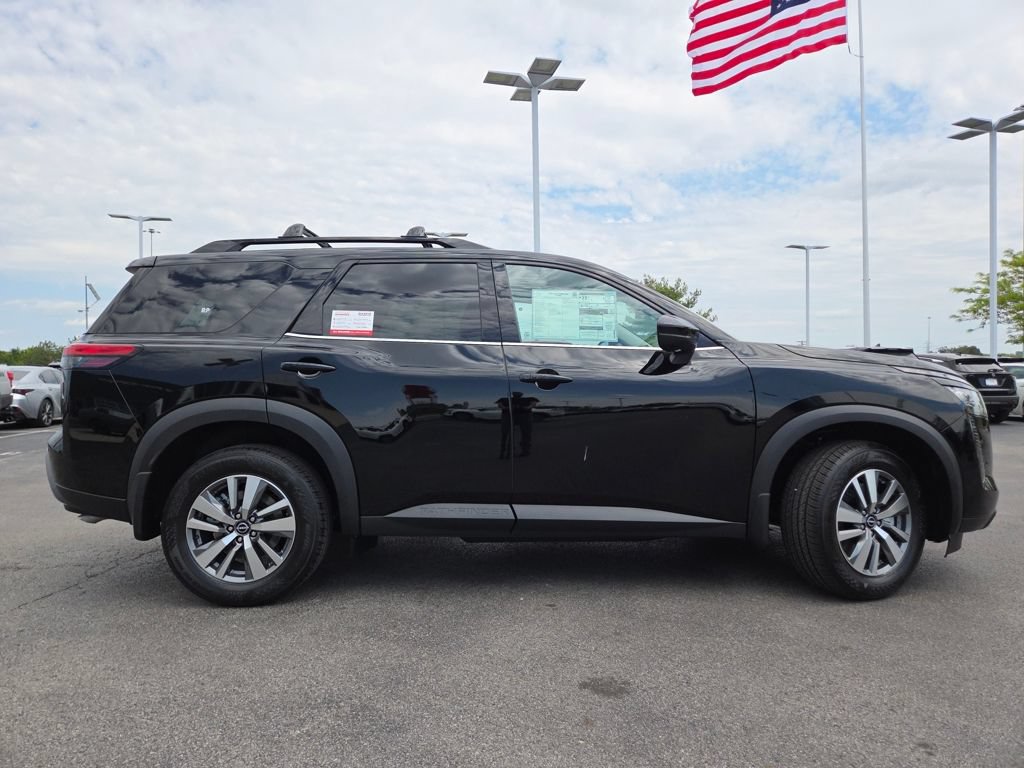 New 2026 Nissan Pathfinder SL AWD/4WD image 17