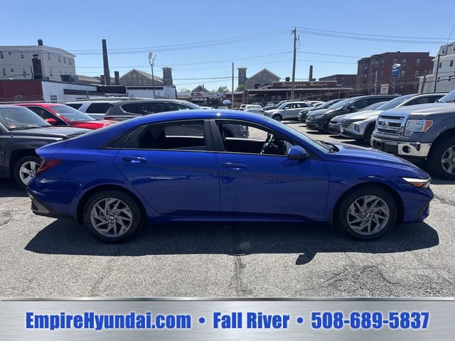Certified 2024 Hyundai Elantra SEL FWD image 3
