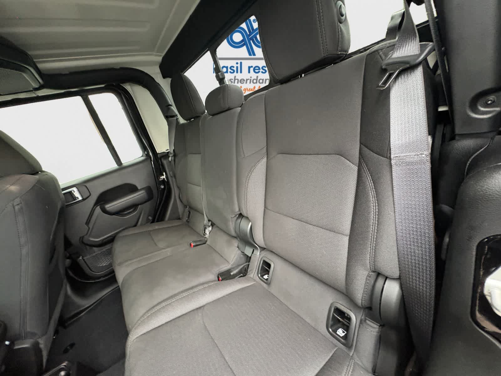 Used 2023 Jeep Gladiator Sport AWD/4WD image 16