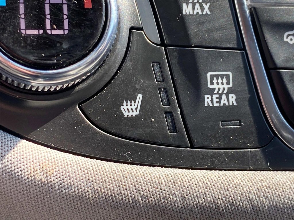 Used 2022 Chevrolet Malibu LT image 29