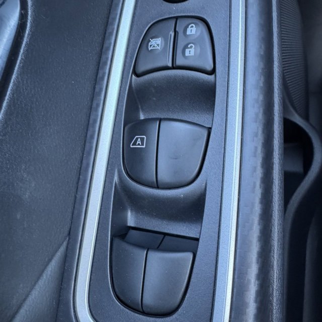 New 2025 Nissan Versa SR w/ Trunk Package image 14