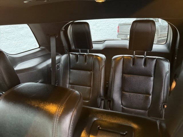 Used 2016 Ford Explorer XLT w/ Equipment Group 202A image 14