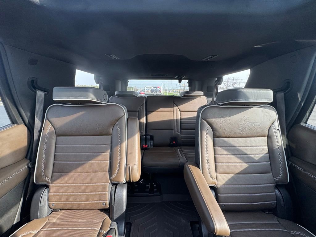 Used 2025 GMC Yukon Denali Ultimate image 9