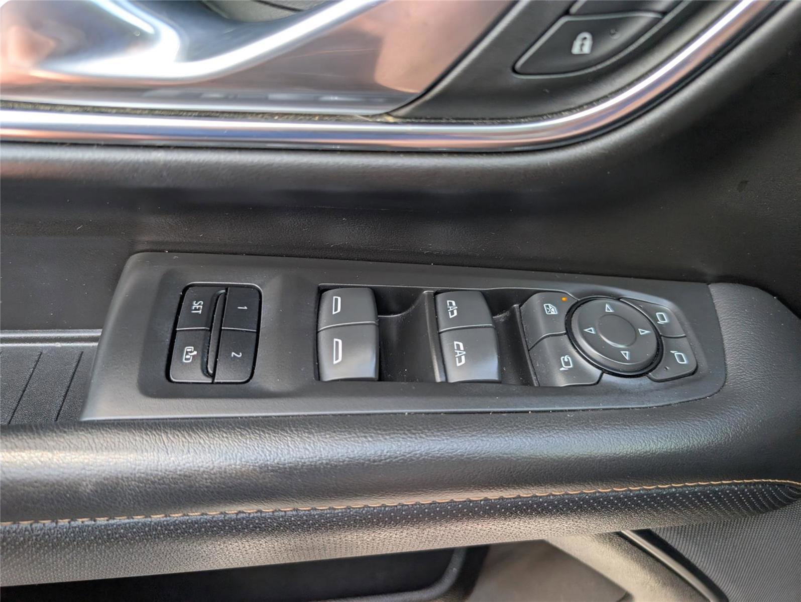 Used 2023 GMC Yukon AT4 w/ Technology Package AWD/4WD image 26