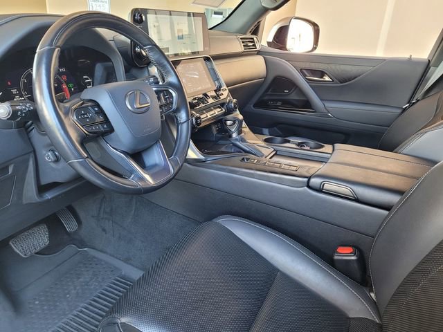 Used 2024 Lexus LX 600 4WD w/ Luxury Package image 12
