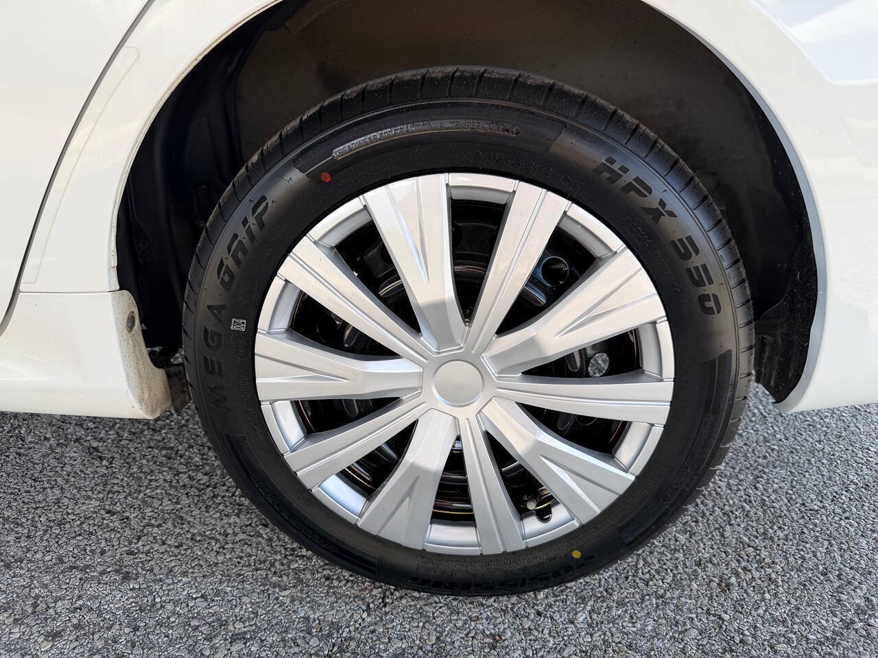 Used 2012 Toyota Corolla LE FWD image 26
