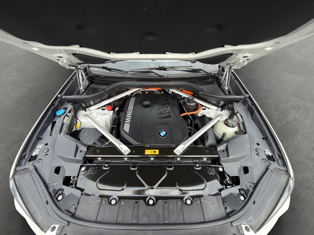 Used 2025 BMW X5 xDrive50e image 24