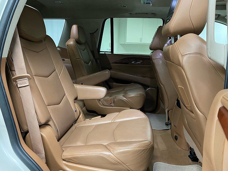 Used 2015 Cadillac Escalade Platinum image 13